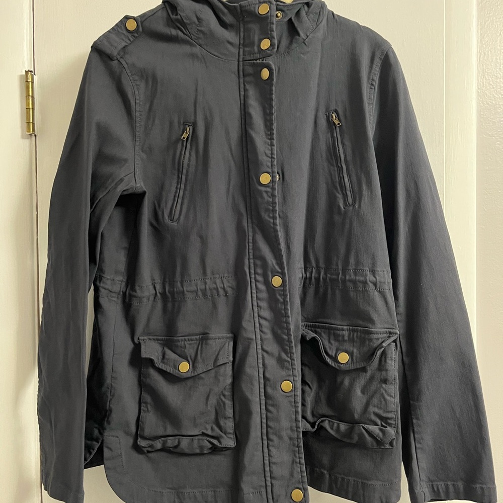 Holly Contrast Hood Cargo
Jacket